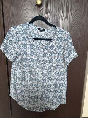 Premise Blue and White Floral Short Sleeve Tee